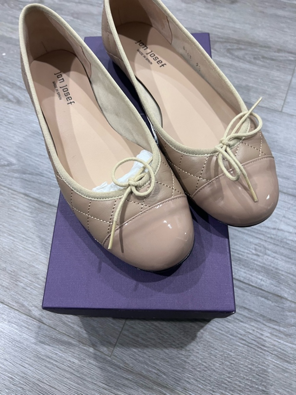 Jon josef made in Spain leather Beige Quilted Bow Ballet Flats